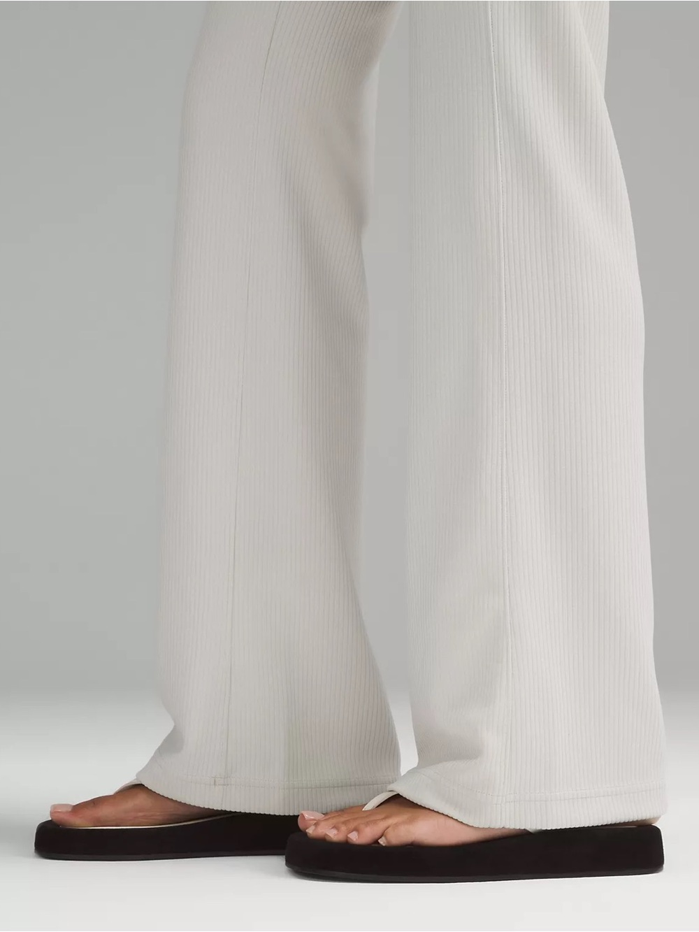 LIKE NEW in bag Lululemon softstreme rib pant size 6- bone - Picture 3 of 5